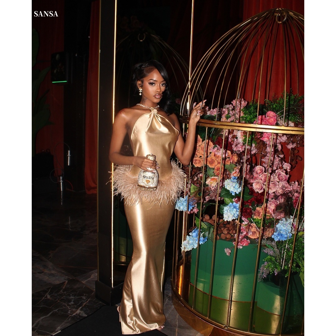 Sansa Customized Golden Halter Neck Prom Dresses Feathers فساتين للمناسبات الخاصة Mermaid Satin Floor-Length vestidos de festa