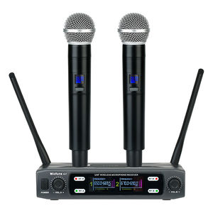 ワイヤレスハンドヘルドマイクシステム。全方向性ラペルマイク、XLRコネクタ、内蔵バッテリーを備え、家庭でのカラオケ録音に最適です。