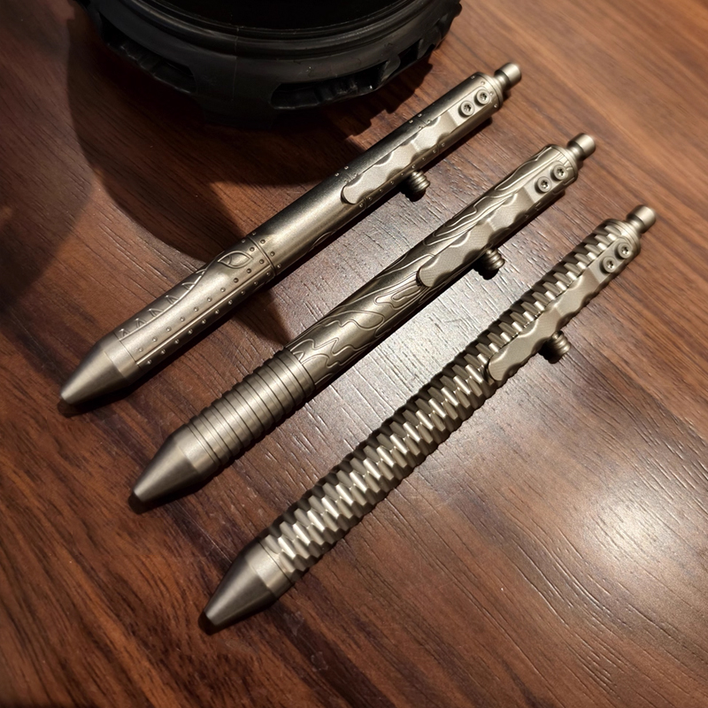 屋外ポータブル EDC チタン合金防衛戦術ペン発光キーホルダーペンダント車の窓破壊ツール
