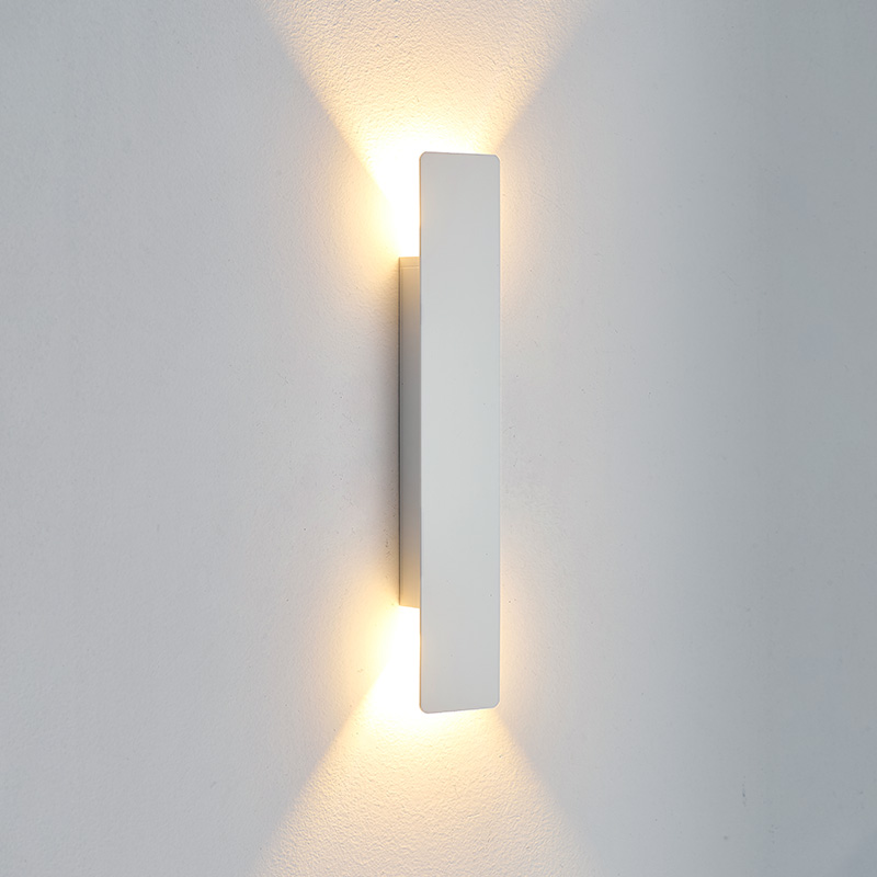現代の Led 防水屋外アップダウン壁ランプ IP65 アルミ 18 ワット LED ウォールライト屋内装飾壁取り付け用燭台