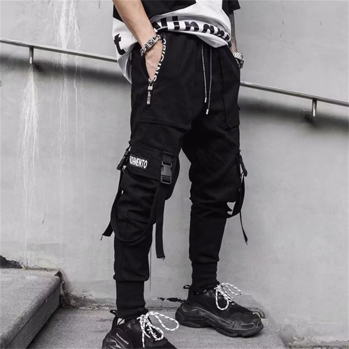 メンズカーゴパンツヒップホップヒットカラー複数ポケットズボンストリートリボンテックウェアスウェットパンツ夏のハイストリートパンツ