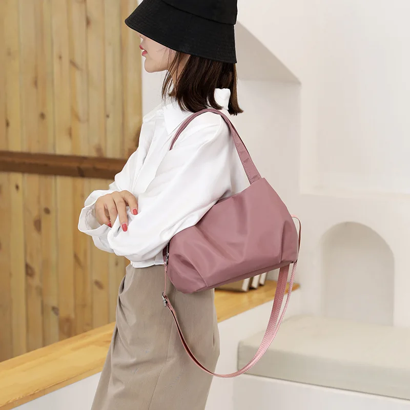 新しい女性のハンドバッグファッション防水ナイロンショルダーバッグ大容量クロスボディバッグ女性のためのポータブルレディースハンドバッグ
