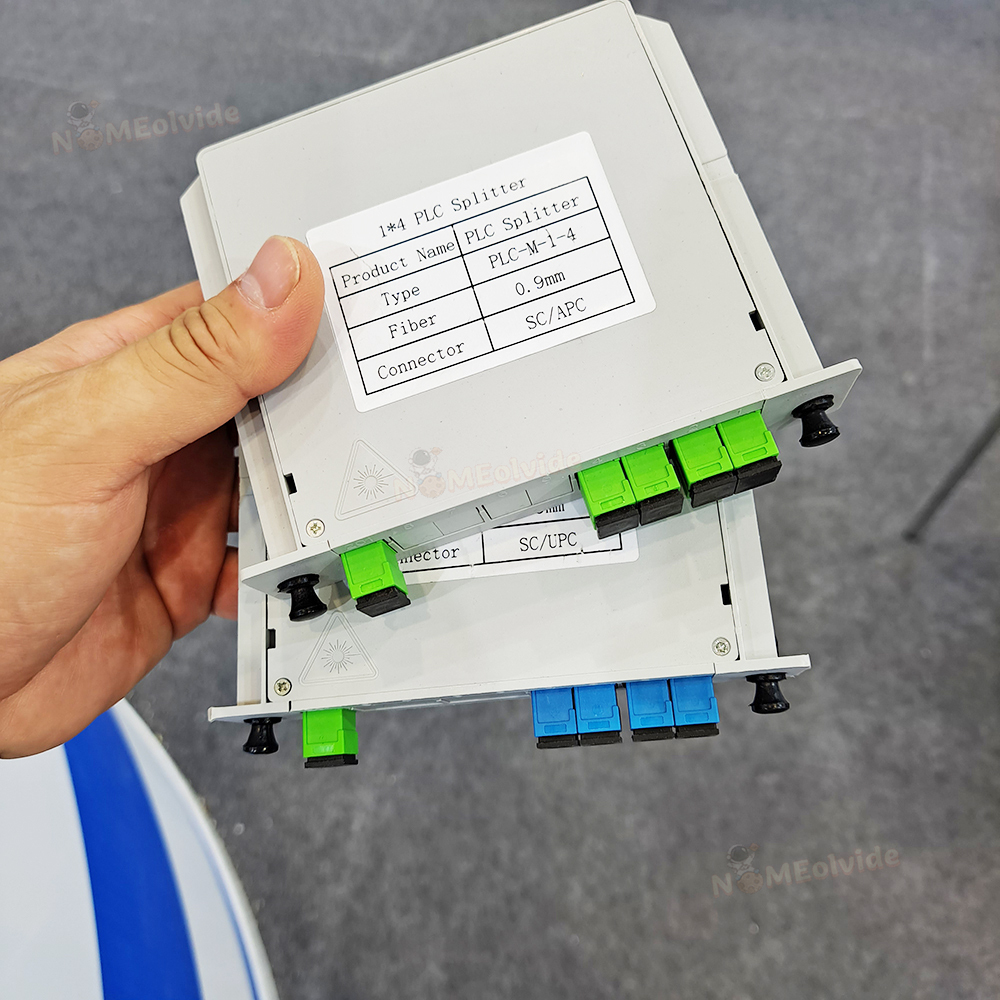 光ファイバーボックス PLC カセット挿入タイプ SC APC 1x4 光ファイバースプリッター 1x4 SC UPC FTTH 1x4 PLC スプリッターボックス