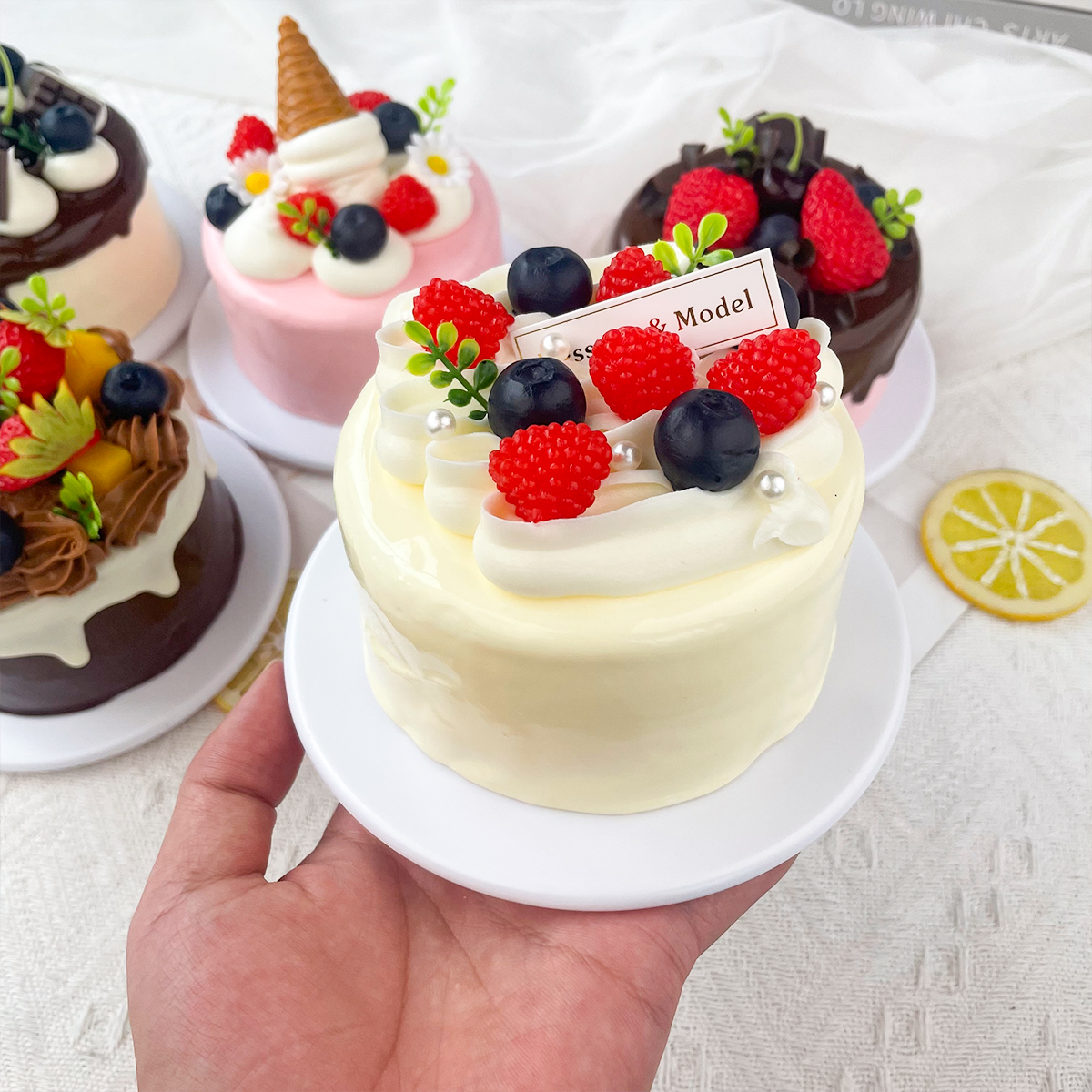 14 センチメートルリアルなフェイクフルーツ誕生日ケーキ PU シミュレーションデザートおもちゃ食品モデル DIY ドールハウスパーティーの装飾写真撮影プロップ