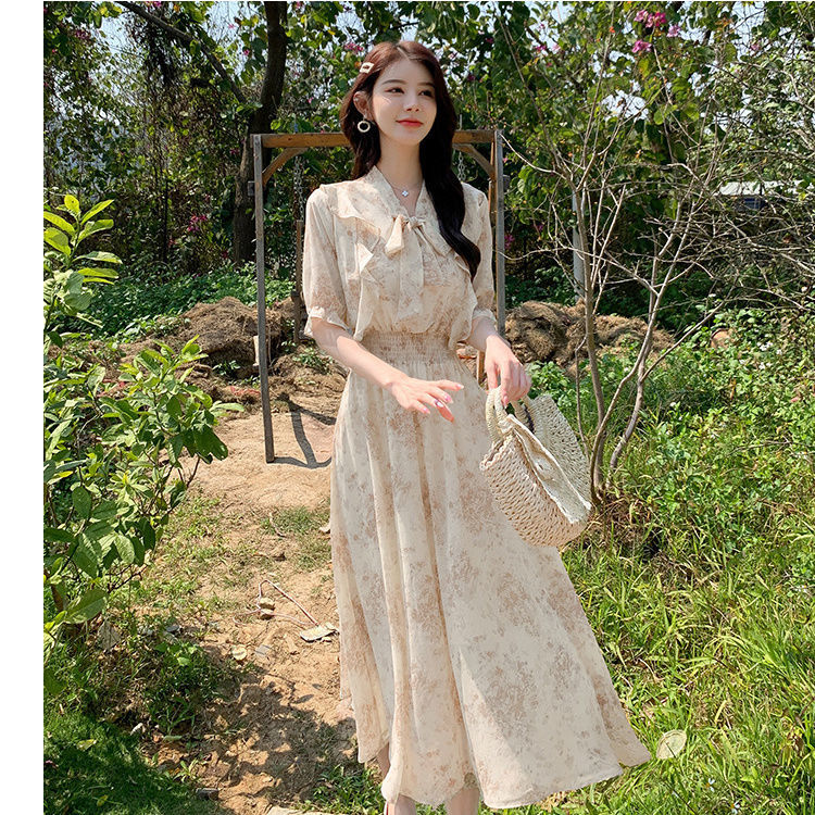 夏に優しいウエストの花柄ワンピース、小柄な気質のスリムロングスカート
