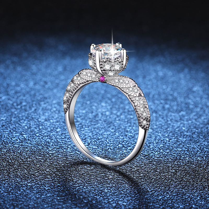 3Ct モアサナイト PT950 プラチナ エンジェル ウィング リング レディース - 明るい輝き、翼の形がダイヤモンドを強調し、ロマンチックなギフトに最適です。