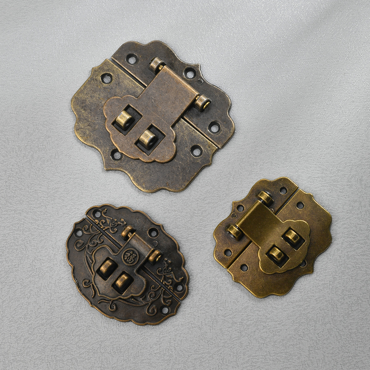 ダークブロンズ色の亜鉛合金製の古代スナップファスナー10個。木箱木箱金具隠しスナップ機構