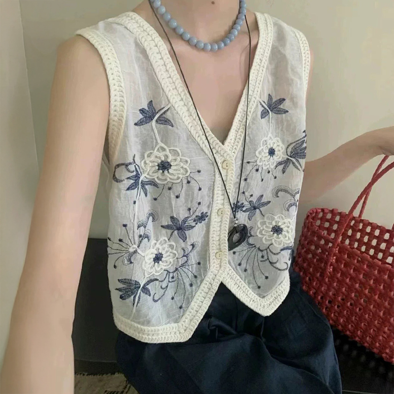 女性の刺繍花柄ベストボタンダウン V ネックノースリーブチョッキ透かしニットトップス夏レトロボヘミアンコテージコア