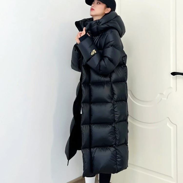 冬の女性のルース綿パッド入りジャケット韓国レディースロング膝上フグコート女性フード付き黒暖かい綿パッド入り