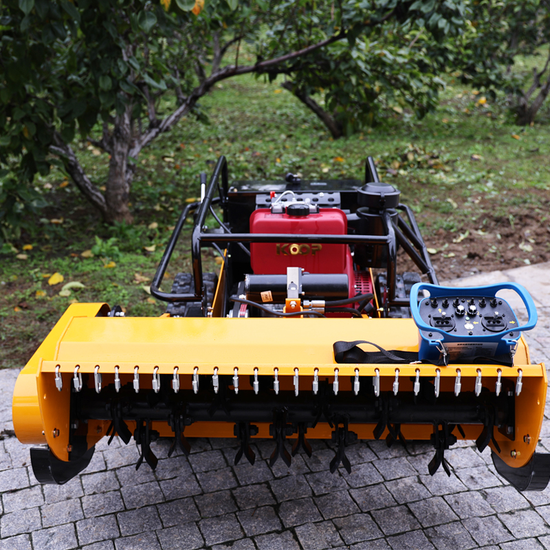 カスタマイズされた 459CC ヘビーデューティ クローラー芝刈り機、EPA ユーロ V 認定エンジン E スタート付き、農業林業除草用