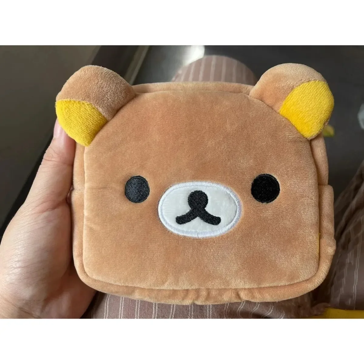 クマのペンシルバッグ、ぬいぐるみ風の漫画メイクアップオーガナイザー、化粧台や美容用品用のかわいいコスメ収納ケース