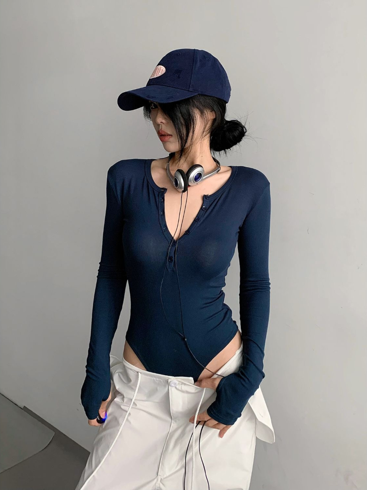 春と夏のファッション新しい女性のセクシーなホットガールタイトフィットジャンプスーツストリートスタイル背中の開いた中空ハイウエストベースシャツ