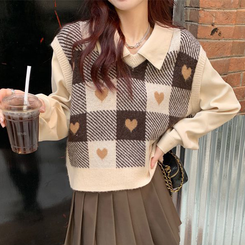 Women's Checkered Sweater Vest Heart & Plaid V-neck Sleeveless Knit Tank Top Cosy Spring Summer 2026 Varsity Outfit
