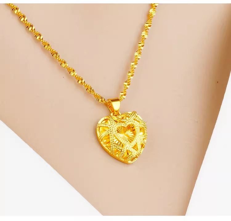 中空ハート型ペンダント鎖骨チェーン女性用 24K ゴールド、AU999 ペンダント彫刻ダブルバタフライハート