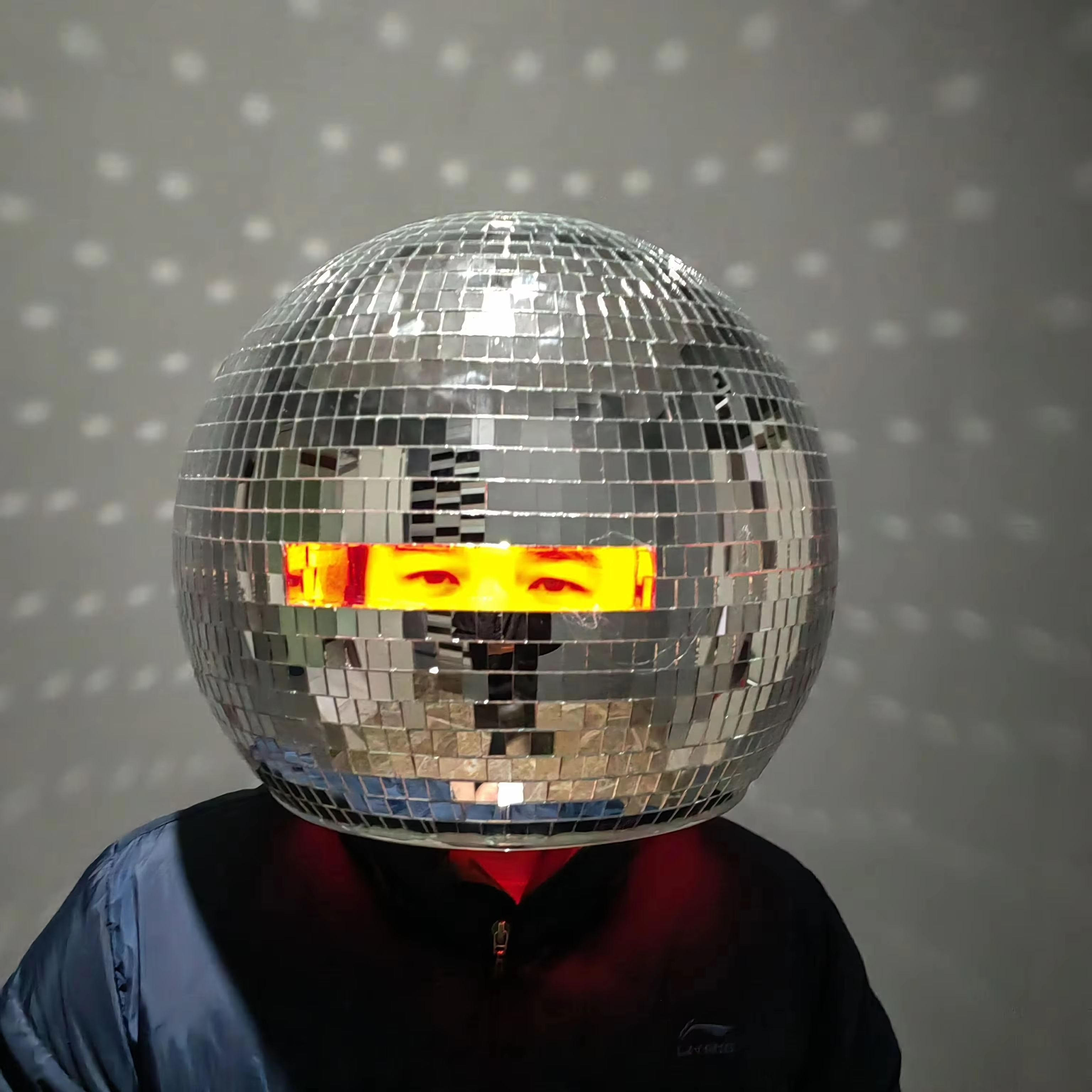 D40 コスプレスペースミラーヘルメット衣装キャットウォークモデルショーステージダンス服ガラスボール LED 発光帽子パフォーマンス布