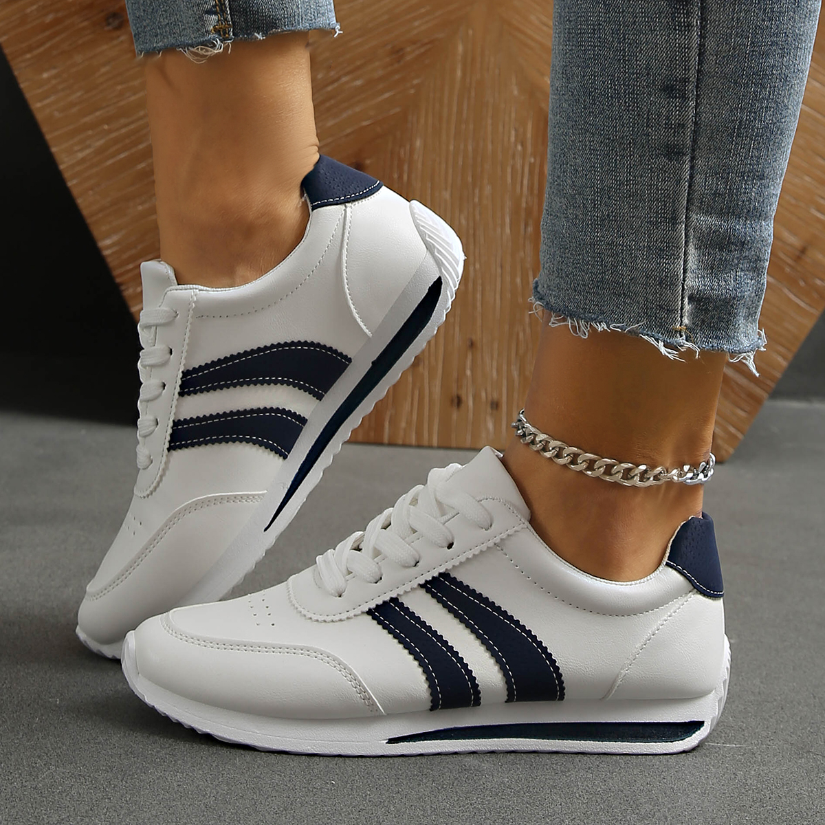 女性のカジュアル軽量通気性スポーツシューズ 2025 春秋の新オールマッチランニングスニーカー Zapatos De Mujer Tenis ジーンズ