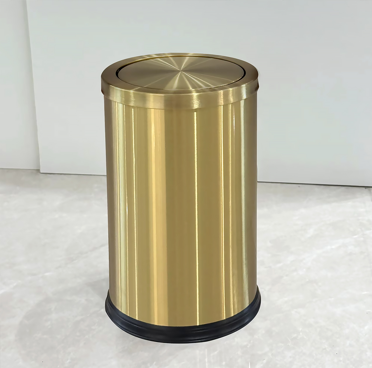 9L 軽量高級ゴールドゴミ箱、スイング蓋付き、バスルーム、リビングルーム、オフィス、寝室、ホテル用のゴールドゴミ箱