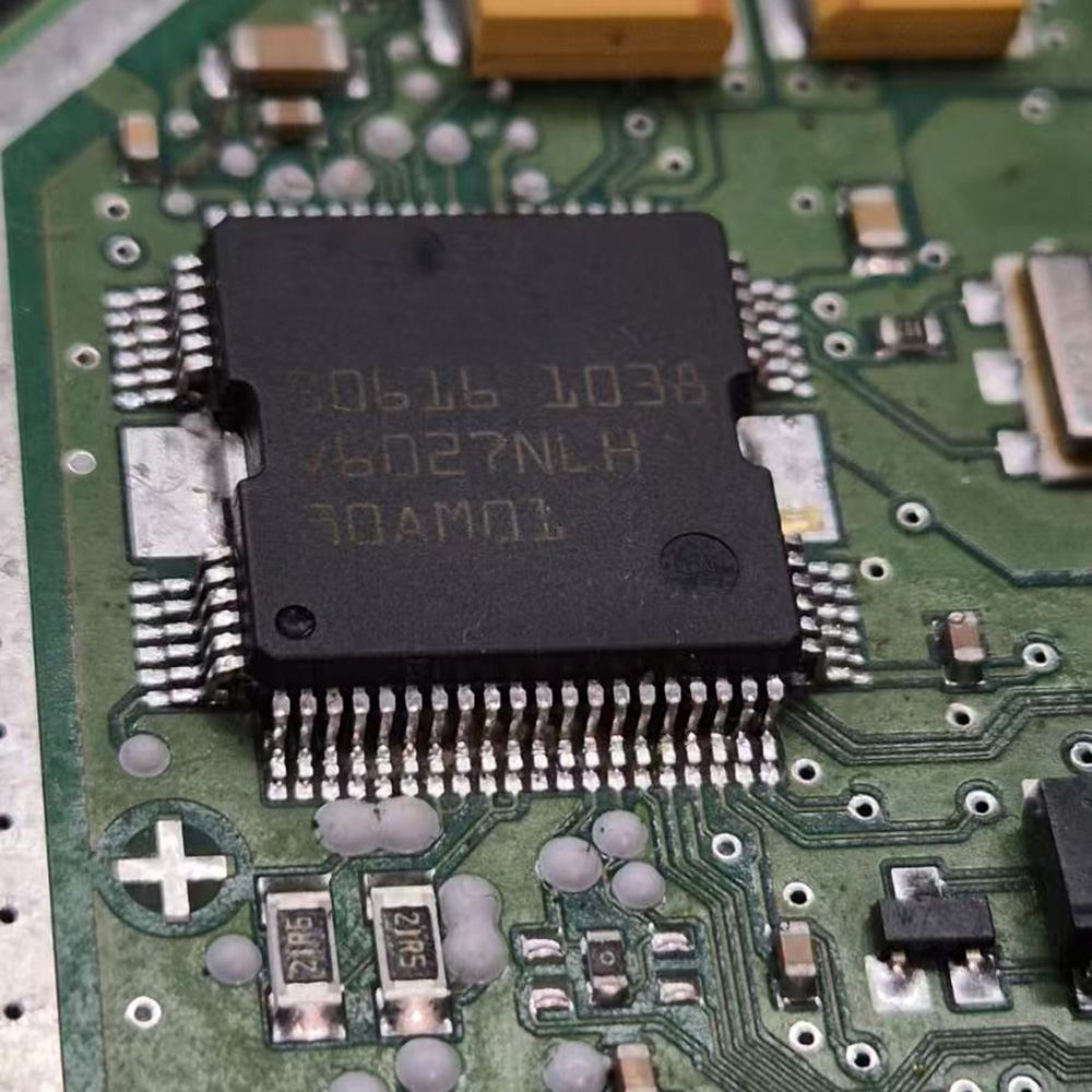 30616 オリジナルエンジンコンピュータボード ECU ドライブチップ