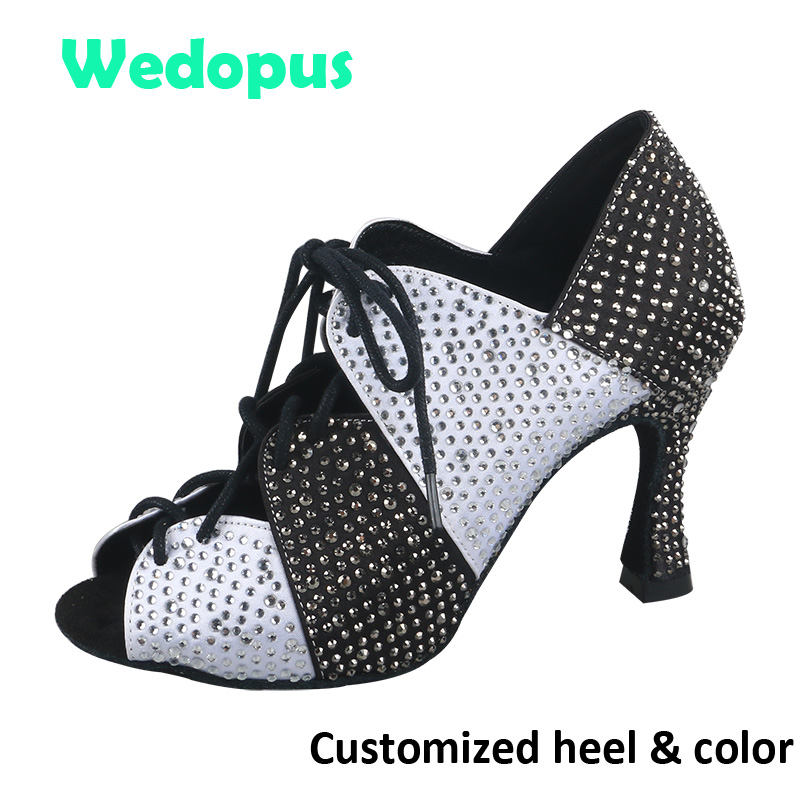 Wedopus カスタマイズされた 9 センチメートル黒と白のヒールダンスシューズブーツスパークリングストーンダンスアンクルブーツオープントゥ