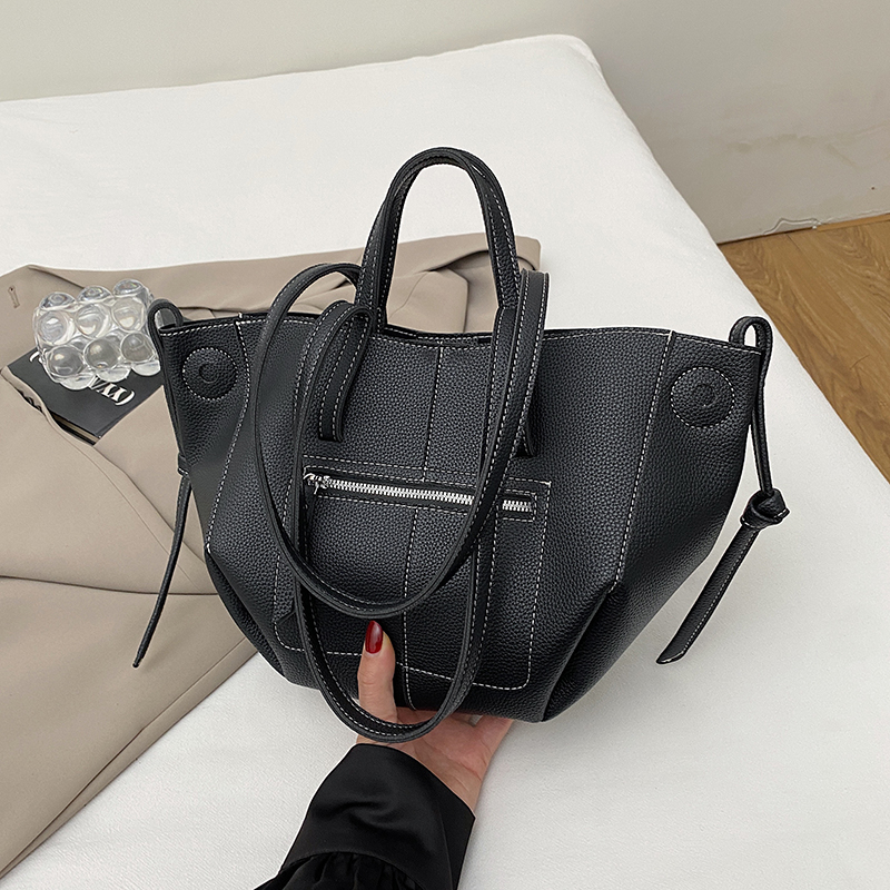 ブラックレザー女性ハーフムーンバッグ大容量ホーボーショッパーバッグ高品質PU通勤ショルダーバッグカジュアル韓国女性トート
