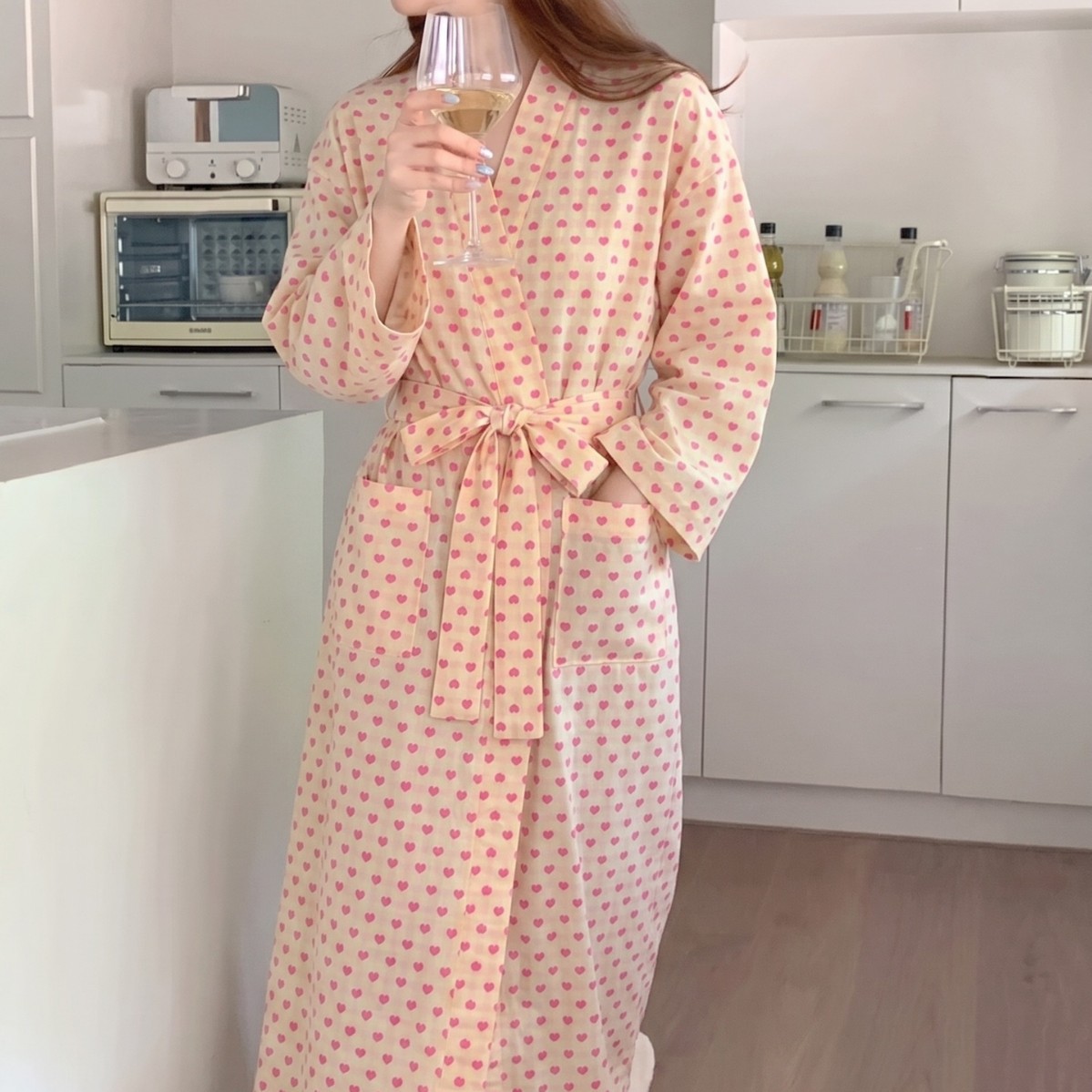 シンプルでフレッシュな水玉模様のプリントローブナイトガウンパジャマ、女性用、新アプリコットカラー、春と秋の長袖ホームウェアバスローブ