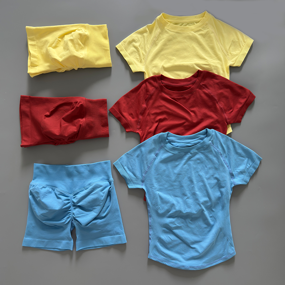 SWEAT UNDFYNE 2 個スポーツセット半袖シームレスヨガトップフィットネスセット女性ワークアウトランニングスポーツショーツジムスーツ