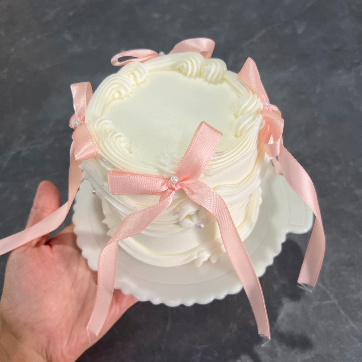 1PC 人工誕生日ケーキデザート偽食品装飾写真プロ食品シミュレーションケーキモデルウィンドウ表示