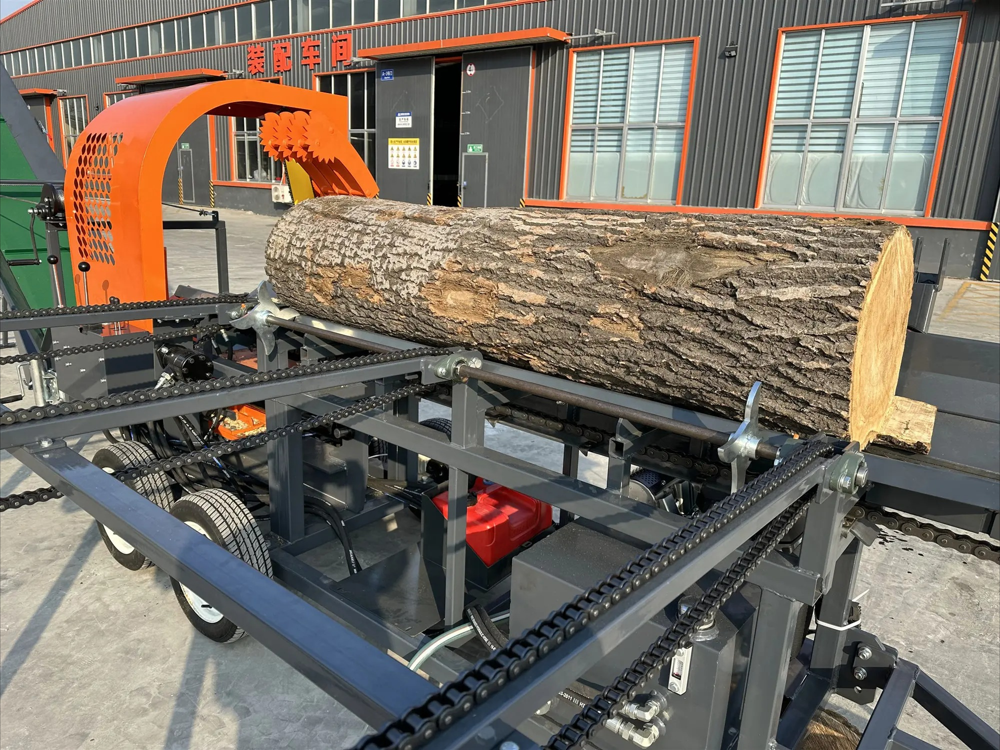 30 ton Log Splitter Automatic Firewood Log Splitter Firewood Processor Log Cutting Forestry Machinery