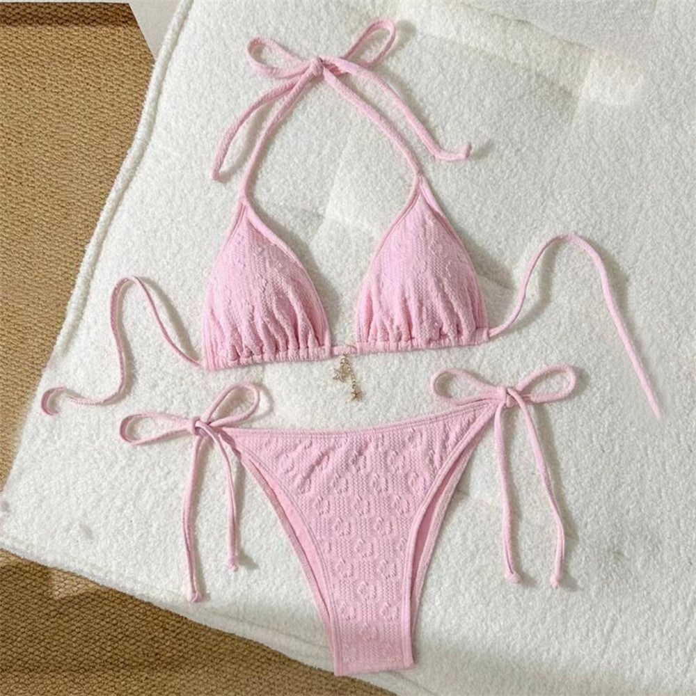 ピンクフラワーエンボス固体水着ホルターストリング三角ビキニマイクロ Tバックセクシーな水着女性 2026 水着ビキニセット