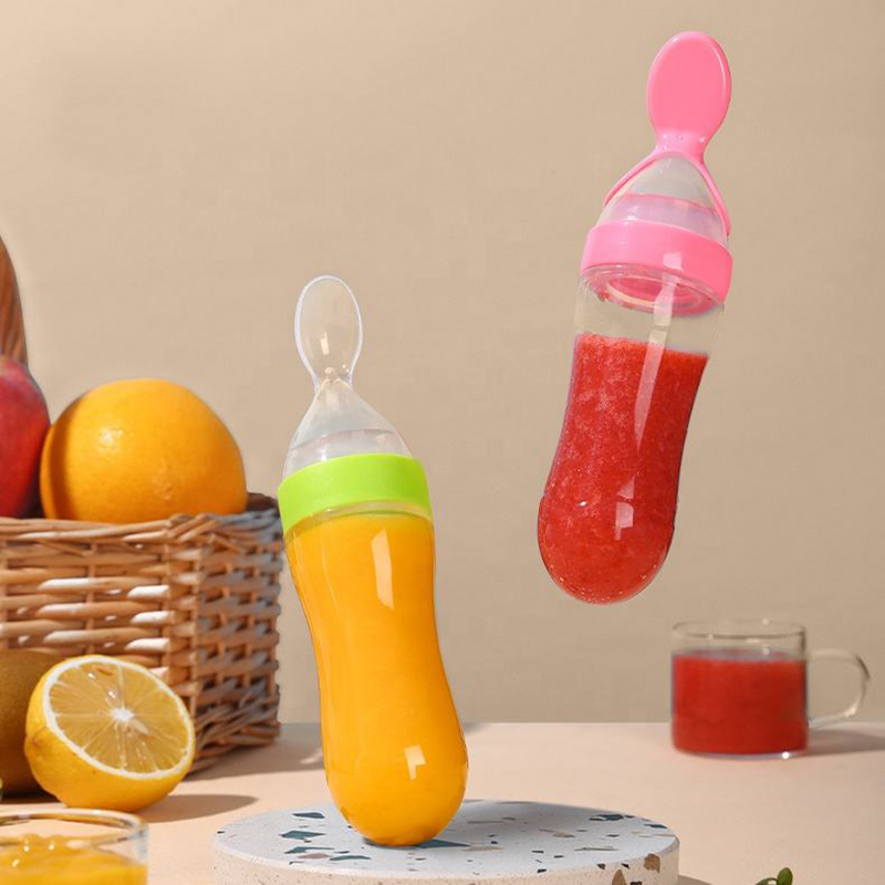 絞る哺乳瓶シリコーン新生児トレーニングライススプーン幼児シリアル食品サプリメントフィーダー安全な食器ツール