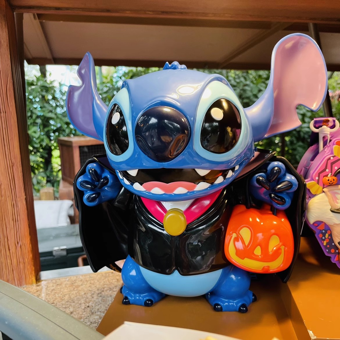 上海ディズニーランドの冬のミッキーマウス