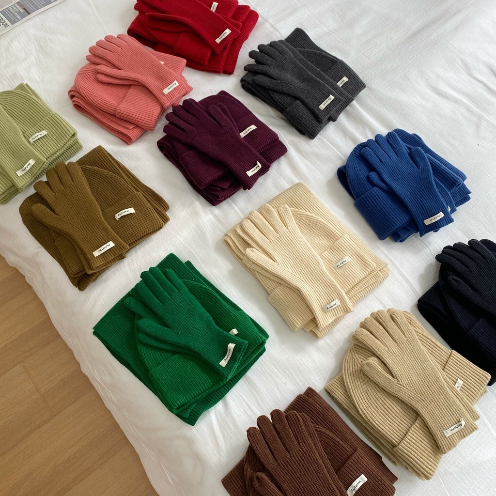 冬暖かいニット帽子スカーフ手袋女性の防風大人 3 点セットスカーフ無地ファッション韓国帽子女性のための