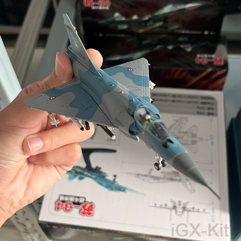 1:100 スケールフランスミラージュ 2000 戦闘機金属軍用機ダイキャスト飛行機モデルコレクションディスプレイギフト