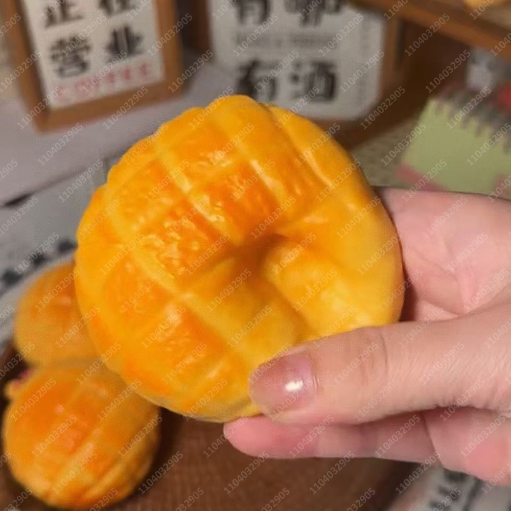 カリカリパイナップルパン ストレスボール 食品の形をした形作り可能なノンバウンドスクイーズボール ASMR 感覚抗ストレス 大人用フィジェットおもちゃ