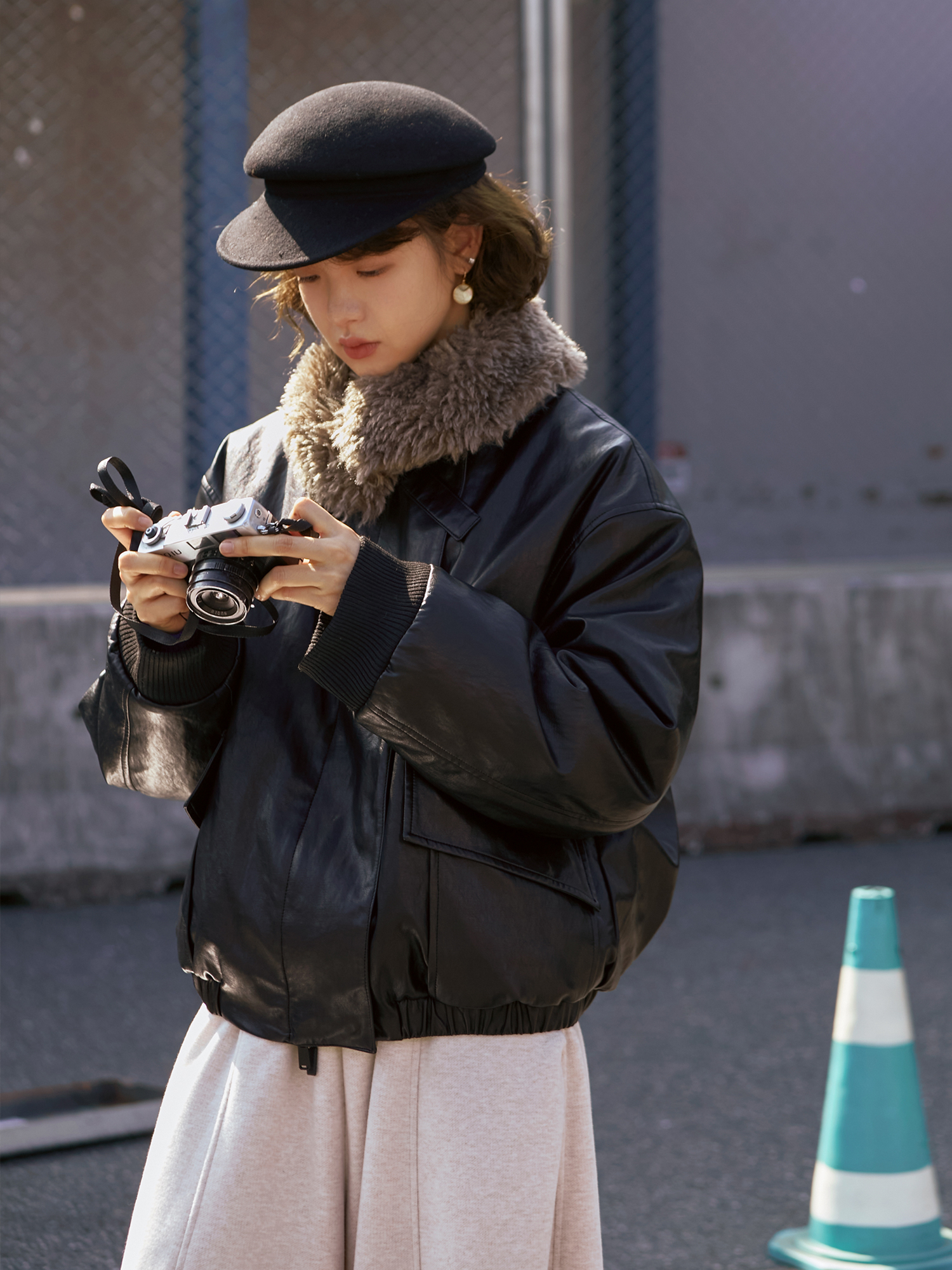 VIMIE2026 春の新レトロ毛皮の襟 Pu レザージャケット女性の暖かさインナーポリエステルルーズショートアウター