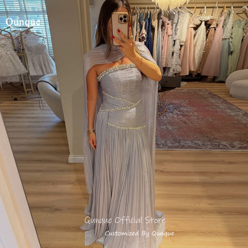 Qunque シマーしわシフォンイブニングドレスグリッターストラップレスの結婚式のゲストドレスロング A ラインローブ · ド · ソワレカスタマイズ