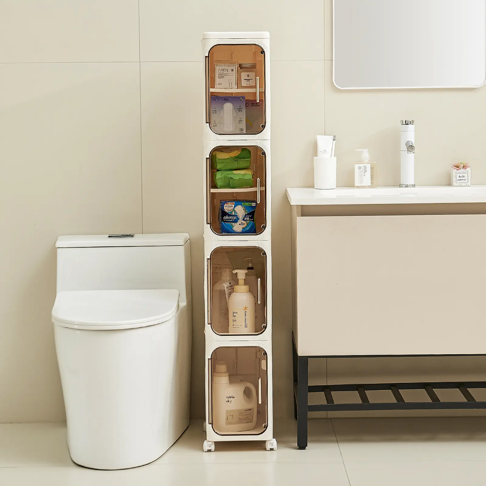 UFORU 4層の背の高い狭い収納キャビネット、プラスチック製、スリムなデザイン、ドアと調節可能な棚、車輪付き、積み重ね可能で折りたたみ可能、狭いスペース、バスルーム、キッチンに適しています。