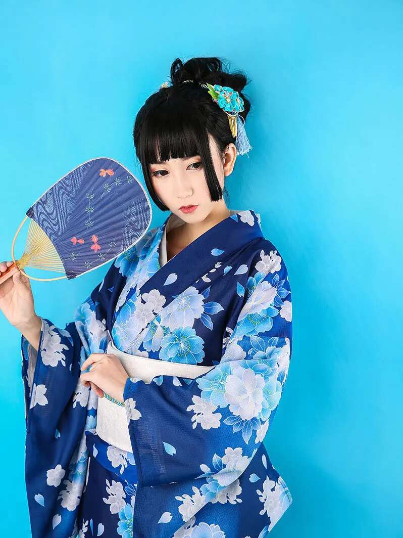 日本の伝統的な着物ガウンと帯プリント花風通しの良いドレス衣装女性ブルー芸者羽織浴衣着物ガウンスーツ