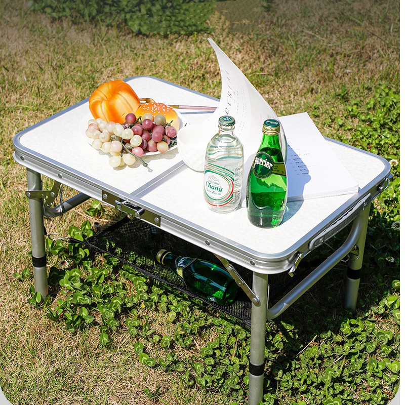 屋外折りたたみポータブルキャンプテーブルハイキングキャンプ用品キャンプテーブル多機能合金ピクニックテーブル