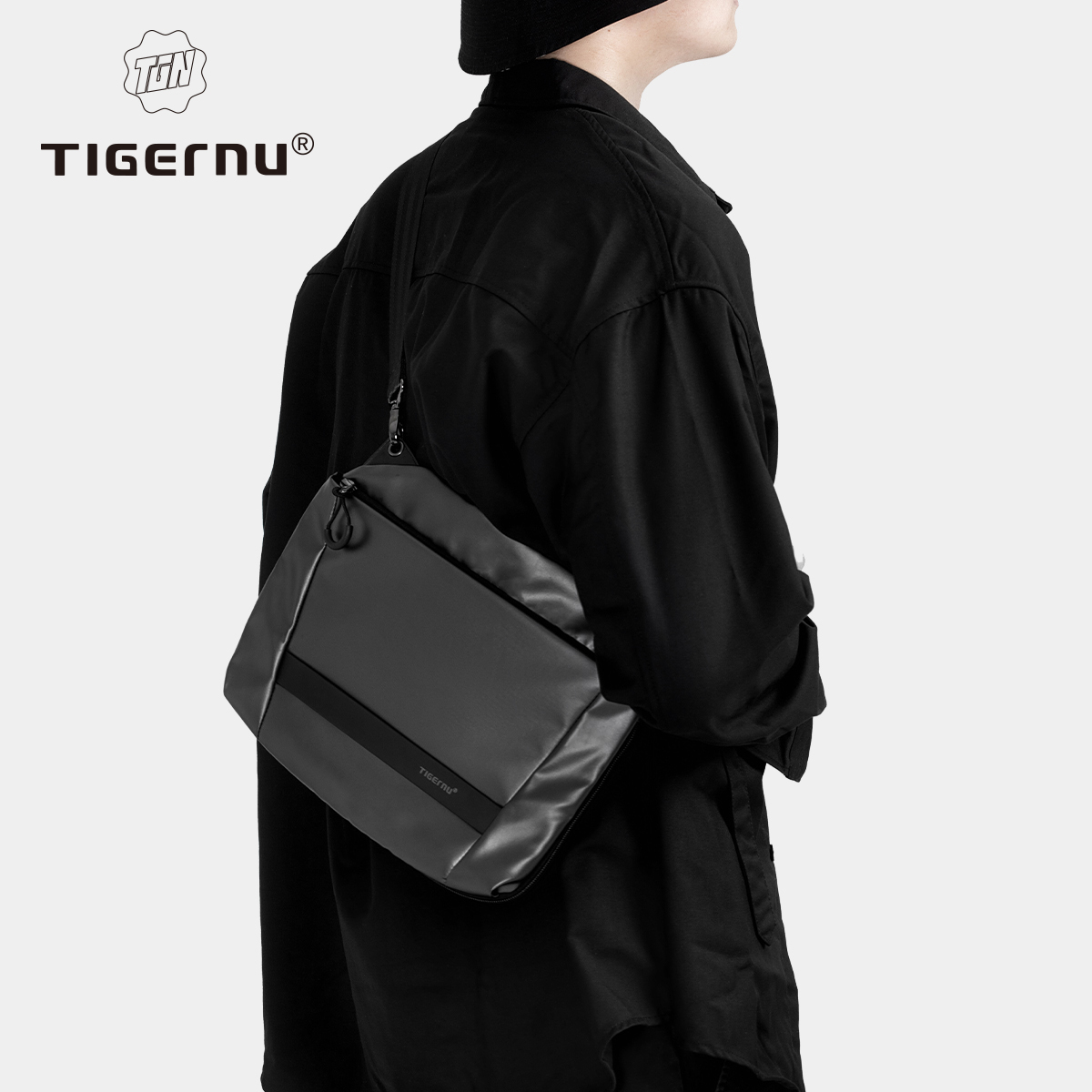 Tigernu クロスボディバッグ男性用拡張可能な 9 インチ TPU バッグカジュアルショルダーバッグライトミニスリングバッグメッセンジャーパッククロスボディバッグ