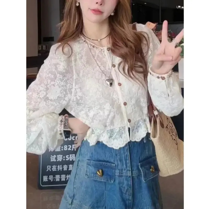 Limiguyue 刺繍レースブラウス女性トレンディな O ネックビーズシースルーシャツカジュアル長袖シングルブレスト Blusas 231B