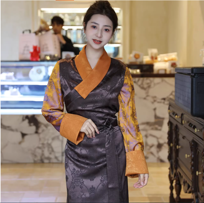 秋のレトロスタイルのラサ服、ファッショナブルなチベット服、ボラロングスカート