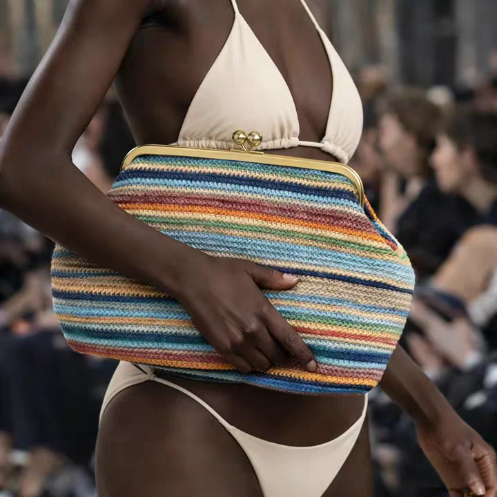 新ファッション大ストライプクリップシェル Clucth バッグ女性デザイナー PP わらハンドバッグ高級夏のビーチ織バッグ休暇
