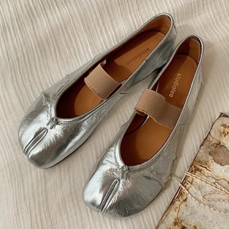 Retro Round Split Toe Flat sneaker designer shoes Women Casual Loafer Soft Moccasin Fashion Tabi Ninja Mary Jane ballet shoes