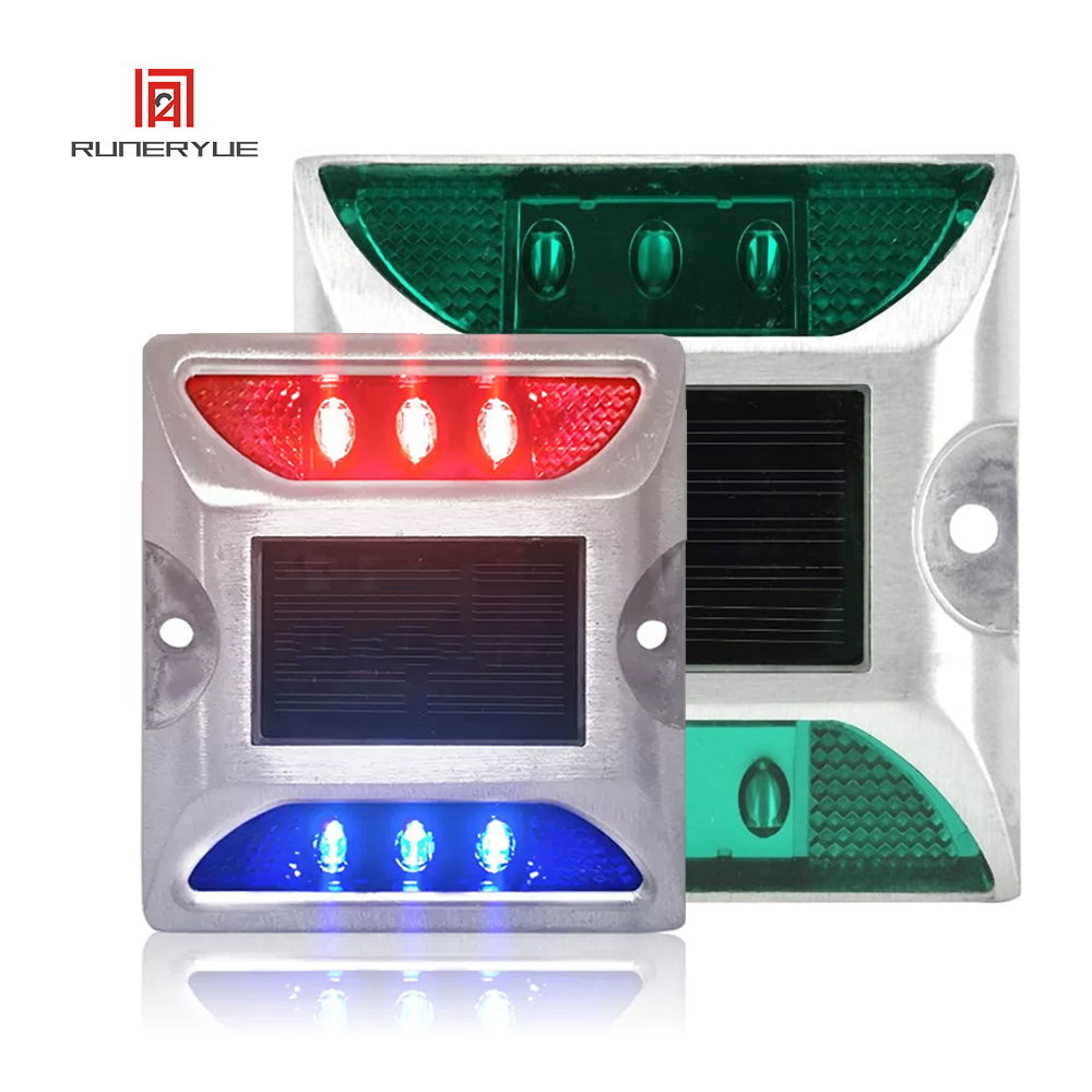 二色正方形高輝度 Ip68 点滅または常時オン交通マーカーライト反射アルミ Led キャットアイソーラー道路スタッド