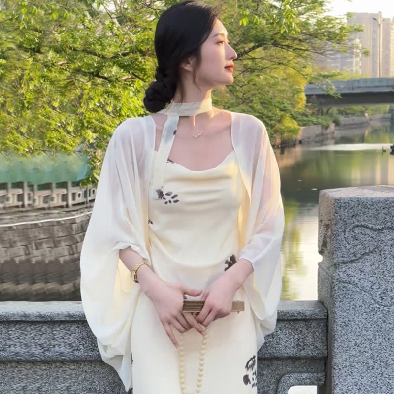 新しいマントとチャイナ スカート ショール外層シフォン カーディガン日焼け止め服女性用ポンチョを組み合わせました。