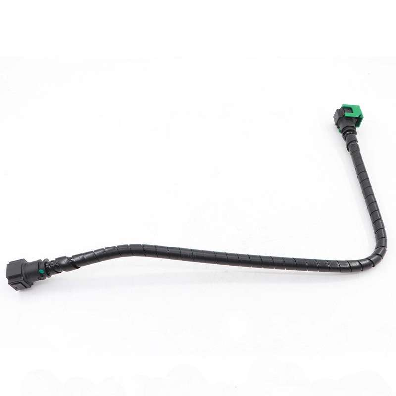 オイル入口ナイロンパイプアセンブリ BYD F3 F3R G3 L3 S6 G3R SURUUI 473 エンジンオイル入口パイプ 10561325-00 IB5-1104180-C1