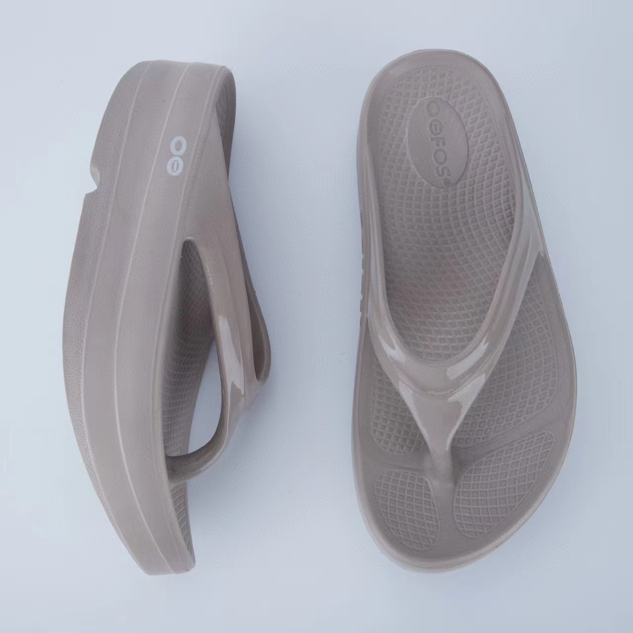 OOFOS オリジナルサンダル - 軽量リカバリーシューズスリッパメンズレディースソフトボトム屋内ホームスライドサンダルライトビーチシューズ