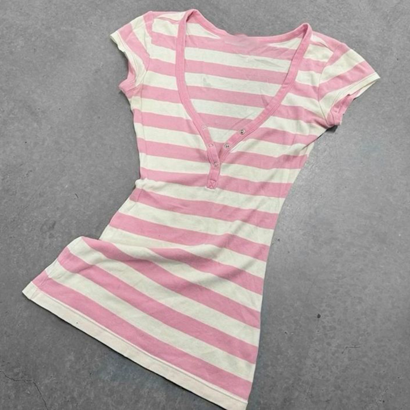 ストライプ柄カジュアルトップスシックなコットンファッション Y2K トップスかわいいシルムロック美学アーバンエモガールズヒップホップ原宿女性 tシャツ
