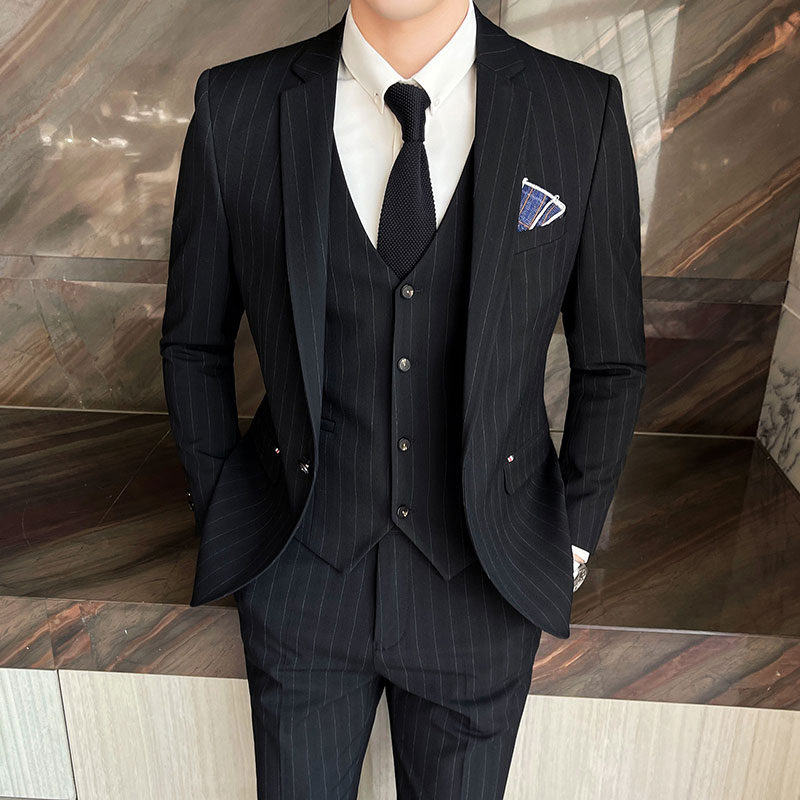 冬ストライプ スリーピース ハイグレード新郎結婚式スーツ ベストとズボン付き ビジネス ファッション ハンサム カジュアル 結婚式衣装
